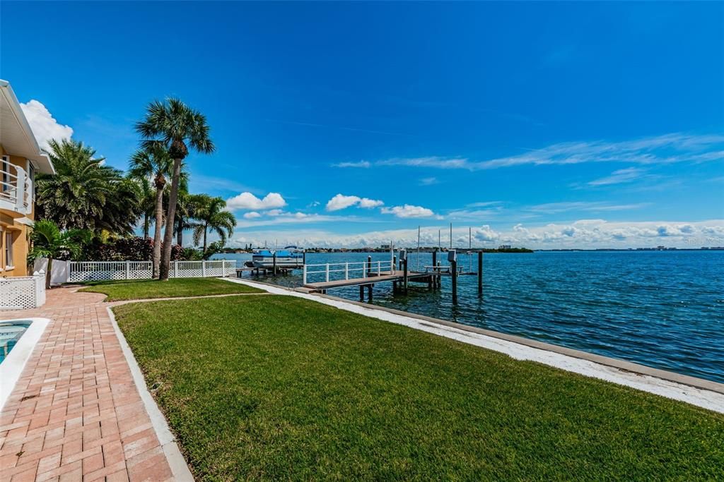 Recently Sold: $1,800,000 (5 beds, 4 baths, 3406 Square Feet)
