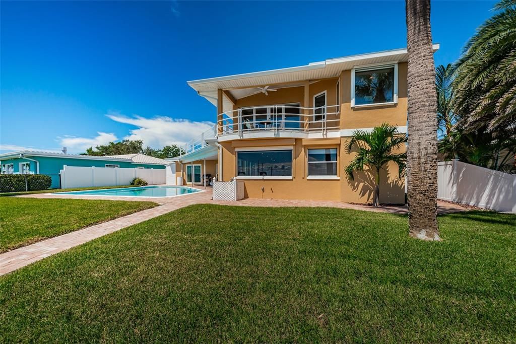 Recently Sold: $1,800,000 (5 beds, 4 baths, 3406 Square Feet)