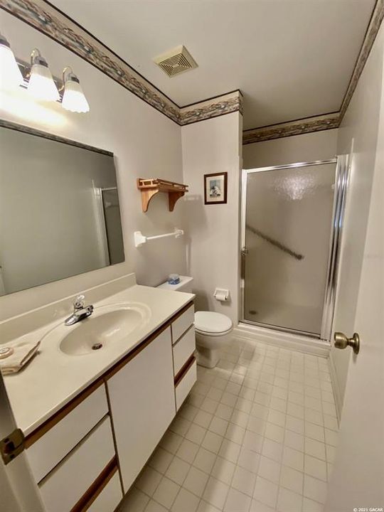 最近售出: $289,900 (3 贝兹, 3 浴室, 2484 平方英尺)