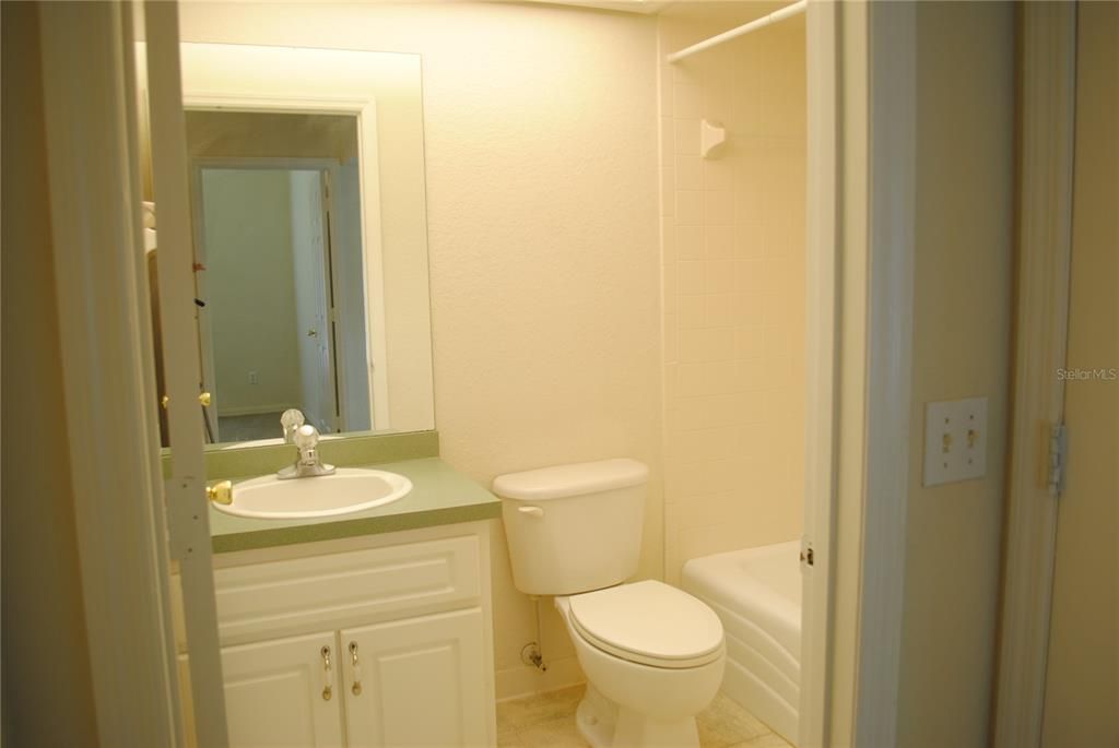 最近租的: $1,200 (2 贝兹, 2 浴室, 1017 平方英尺)