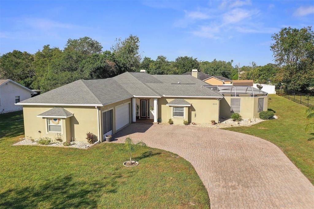 Recently Sold: $385,000 (4 beds, 3 baths, 2577 Square Feet)