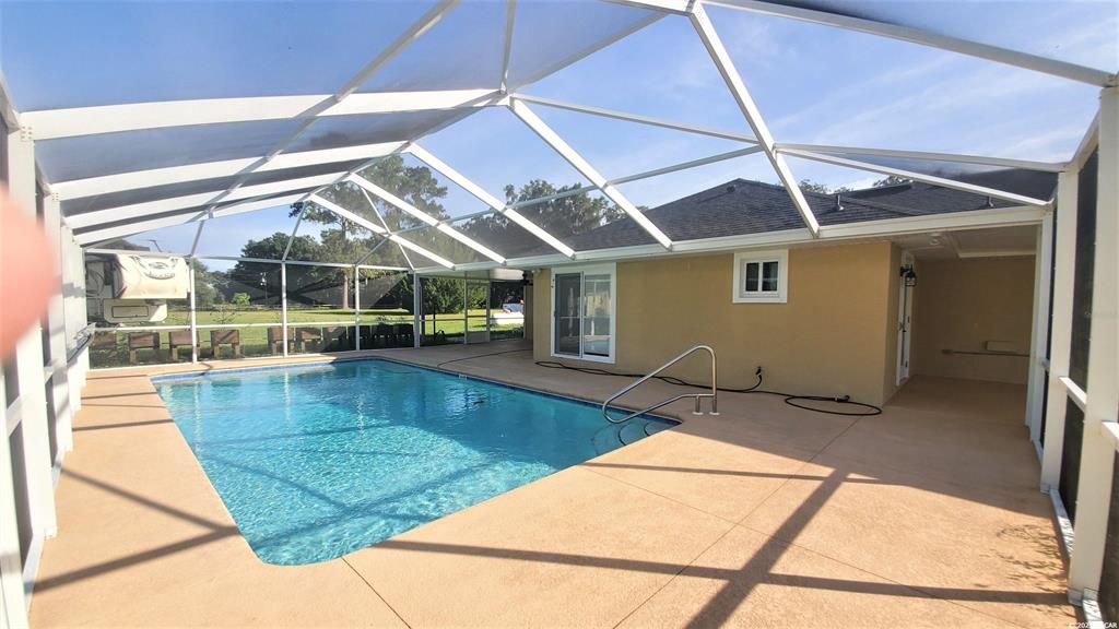 Recently Sold: $425,000 (4 beds, 2 baths, 2412 Square Feet)