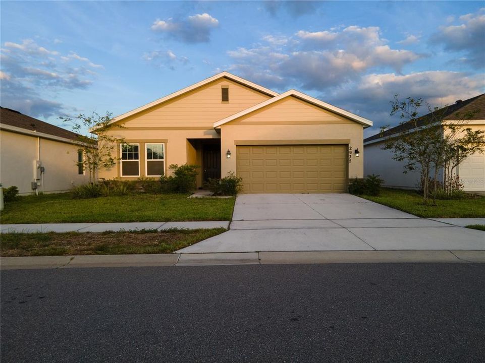 Recently Sold: $439,990 (4 beds, 2 baths, 1909 Square Feet)