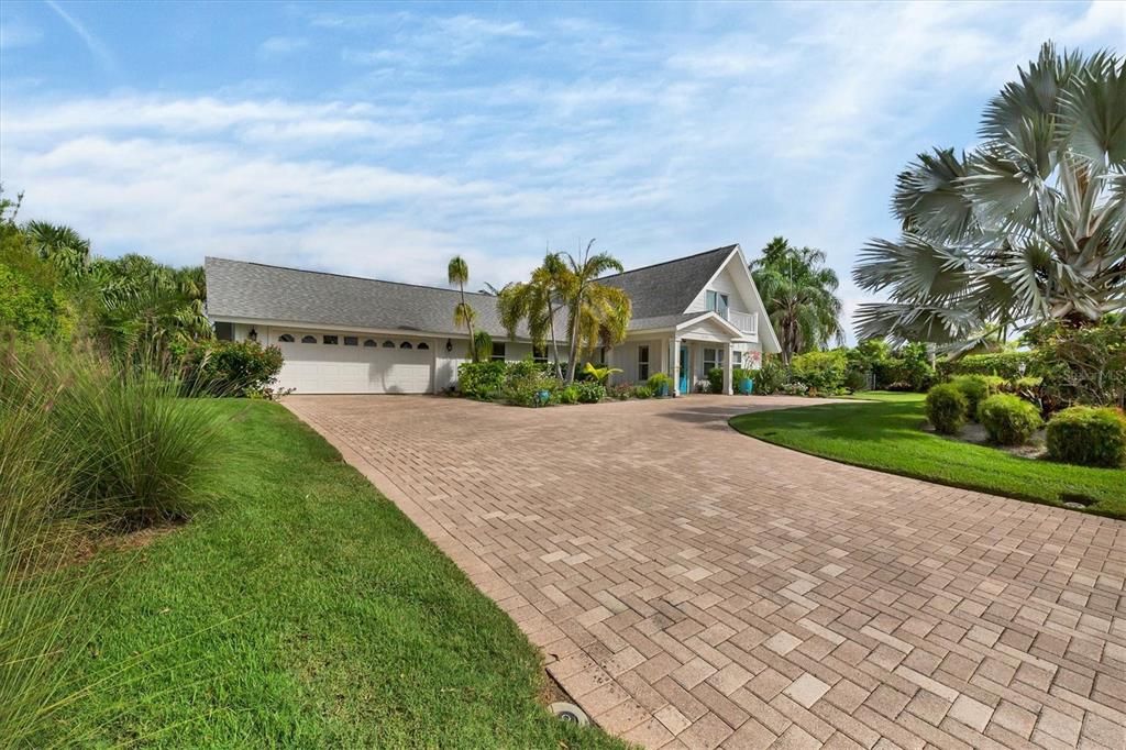 Recently Sold: $998,000 (4 beds, 3 baths, 3493 Square Feet)