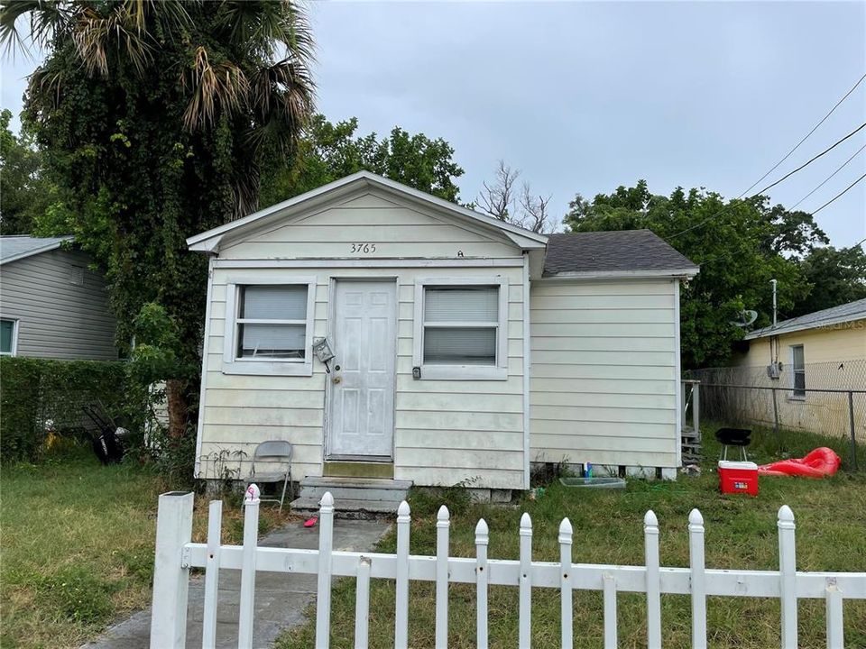 Recently Sold: $128,000 (2 beds, 1 baths, 714 Square Feet)