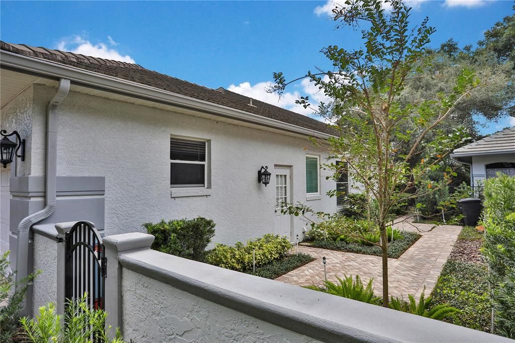 Recently Sold: $570,000 (3 beds, 2 baths, 2253 Square Feet)
