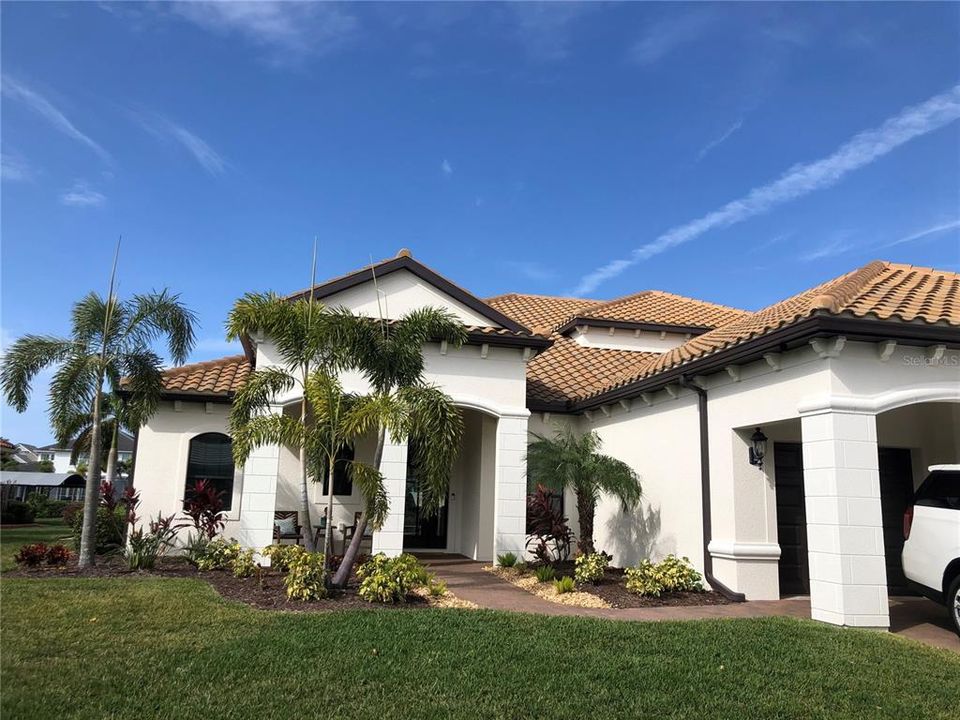 Recently Sold: $1,995,000 (4 beds, 4 baths, 3843 Square Feet)