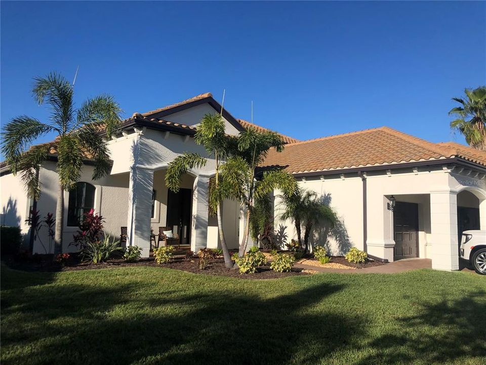 Recently Sold: $1,995,000 (4 beds, 4 baths, 3843 Square Feet)