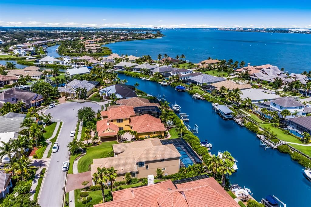 Recently Sold: $1,995,000 (4 beds, 4 baths, 3843 Square Feet)