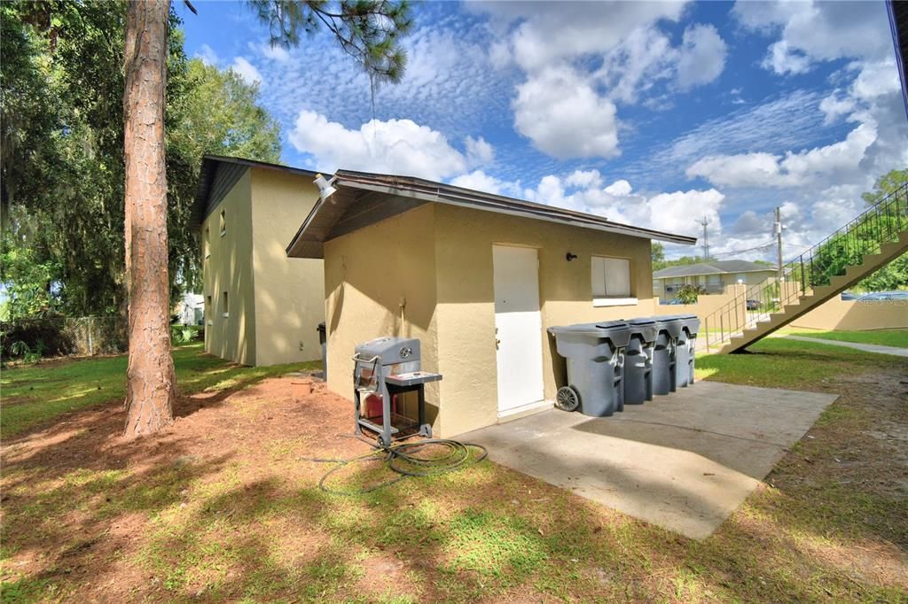 Small Building, could be used as Laundry Room
