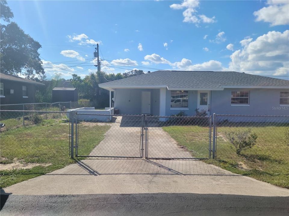 Recently Sold: $147,500 (3 beds, 1 baths, 936 Square Feet)