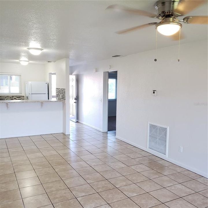 Recently Rented: $1,325 (2 beds, 2 baths, 864 Square Feet)