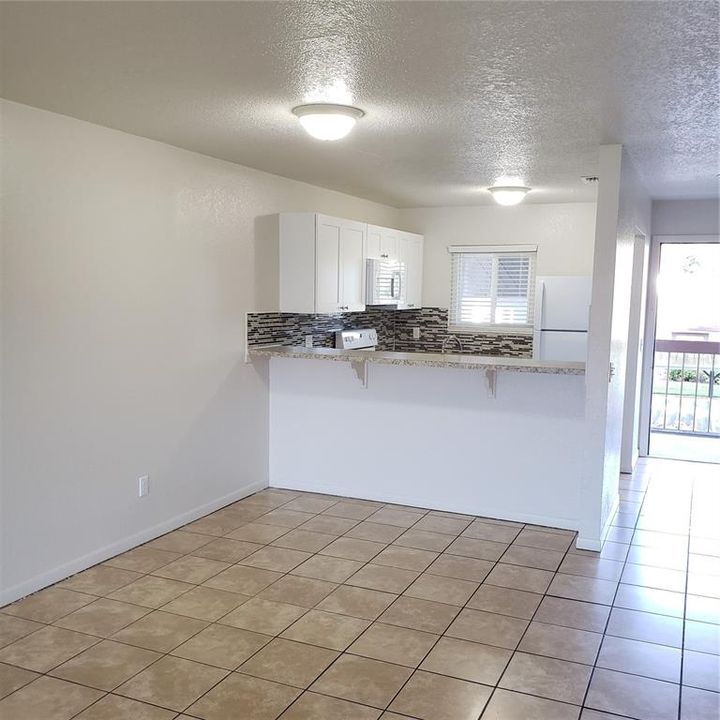 Recently Rented: $1,325 (2 beds, 2 baths, 864 Square Feet)