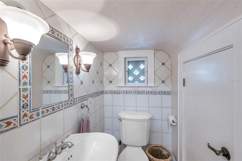 Charming little "whole in the wall" half bathroom