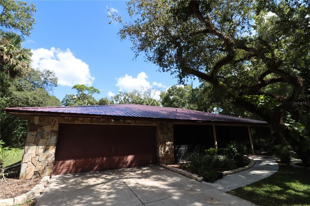 Recently Sold: $449,000 (3 beds, 2 baths, 2306 Square Feet)