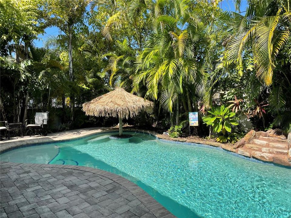 Recently Sold: $1,565,000 (3 beds, 3 baths, 1544 Square Feet)