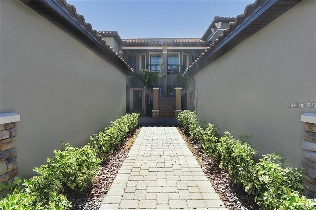 Recently Sold: $267,900 (2 beds, 2 baths, 1528 Square Feet)