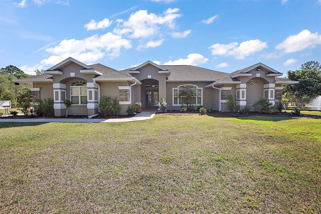 Recently Sold: $490,000 (4 beds, 3 baths, 2424 Square Feet)