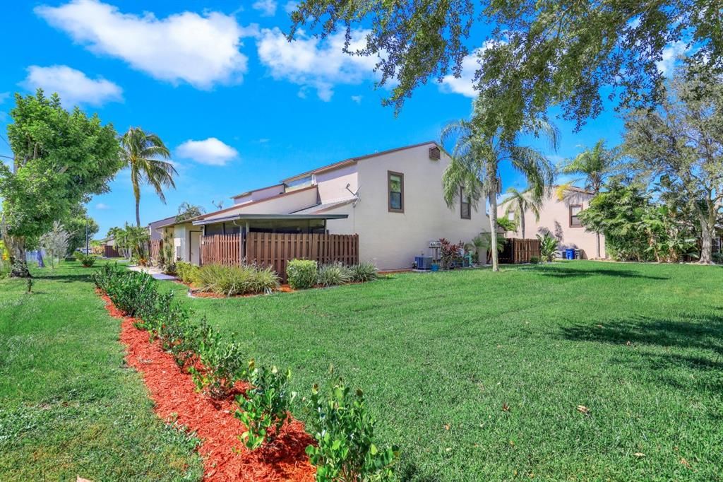 Recently Sold: $200,000 (2 beds, 2 baths, 1202 Square Feet)