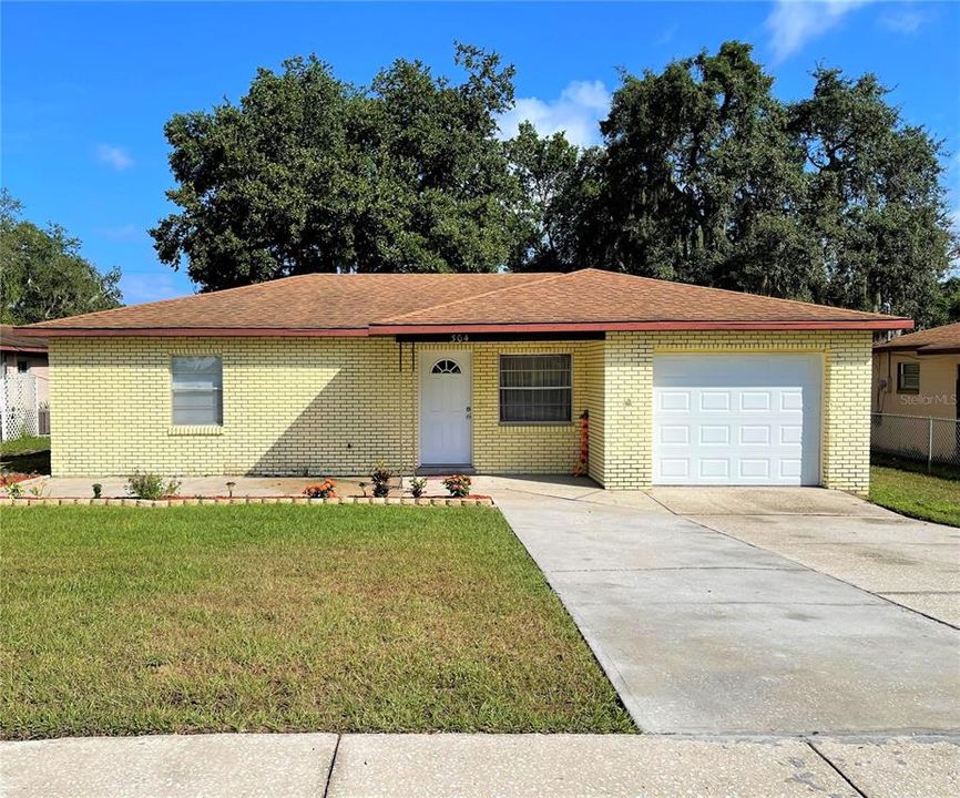 Recently Sold: $230,000 (3 beds, 2 baths, 1097 Square Feet)