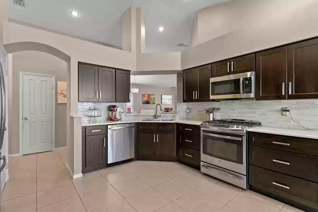 Recently Rented: $2,975 (3 beds, 2 baths, 1830 Square Feet)
