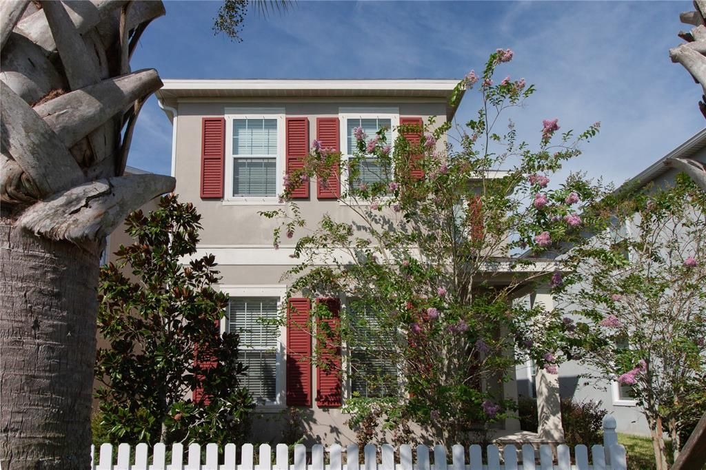 Recently Rented: $2,600 (3 beds, 2 baths, 2300 Square Feet)