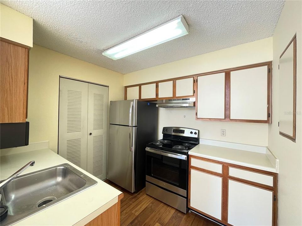 Recently Rented: $995 (1 beds, 1 baths, 627 Square Feet)