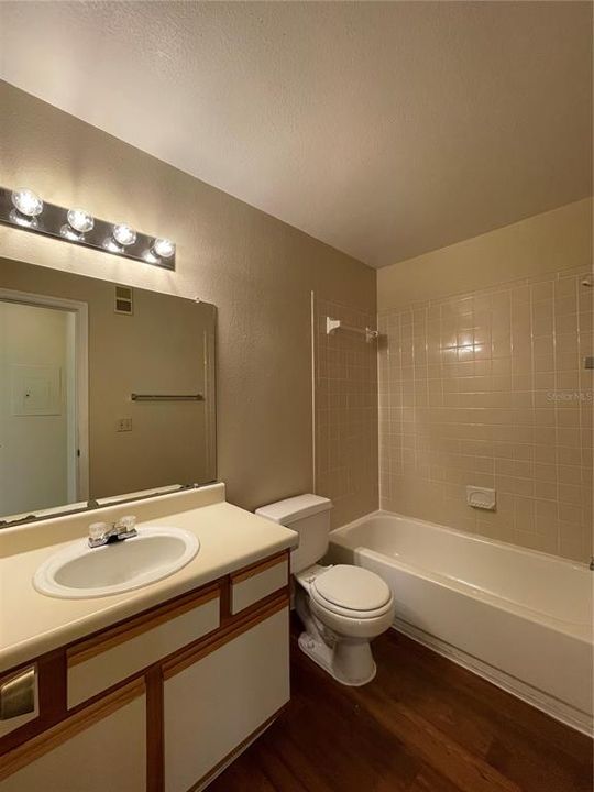 Недавно арендовано: $995 (1 спален, 1 ванн, 627 Квадратных фут)
