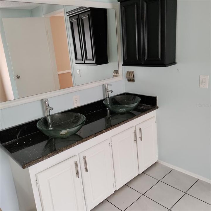 Recently Sold: $125,000 (3 beds, 2 baths, 1404 Square Feet)