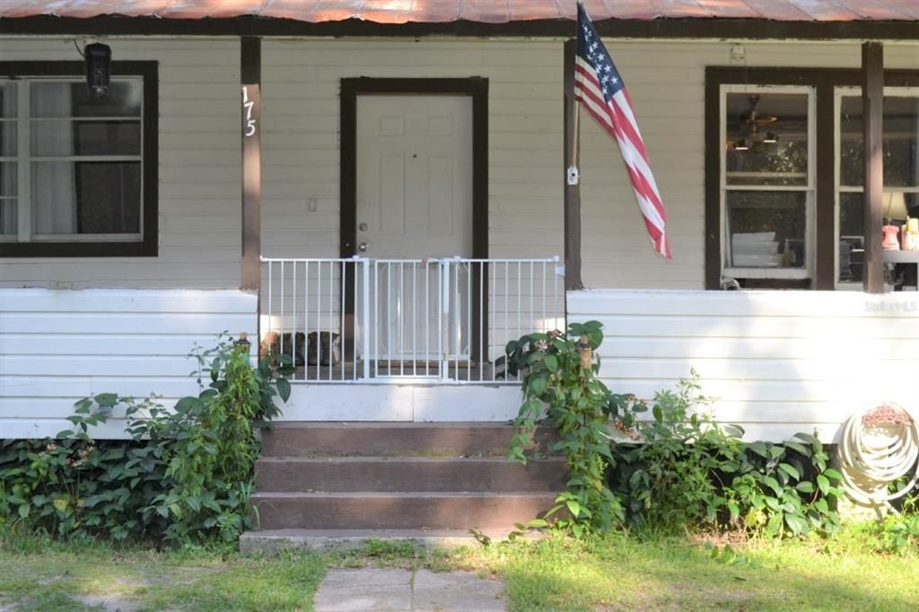 Recently Sold: $109,000 (4 beds, 2 baths, 1680 Square Feet)