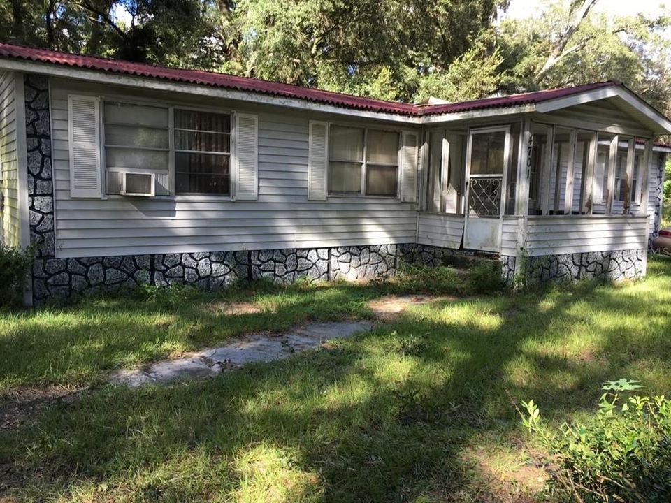 Recently Sold: $60,000 (3 beds, 1 baths, 1040 Square Feet)