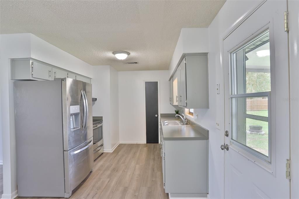 Recently Sold: $204,999 (3 beds, 1 baths, 1056 Square Feet)