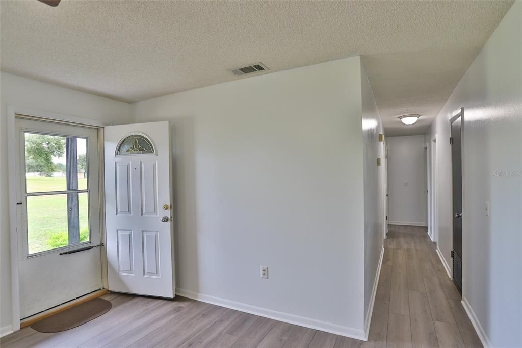 Recently Sold: $204,999 (3 beds, 1 baths, 1056 Square Feet)