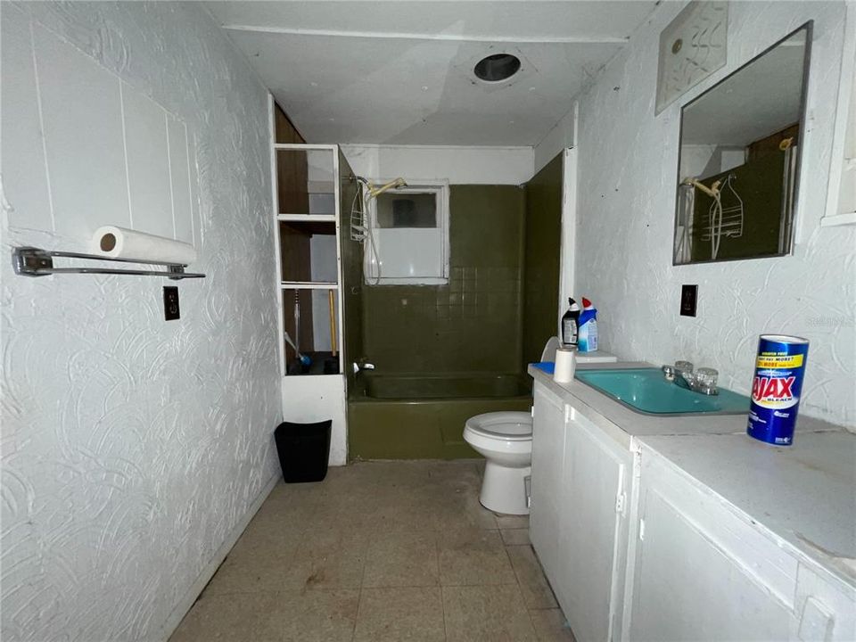 最近售出: $155,000 (3 贝兹, 2 浴室, 1240 平方英尺)