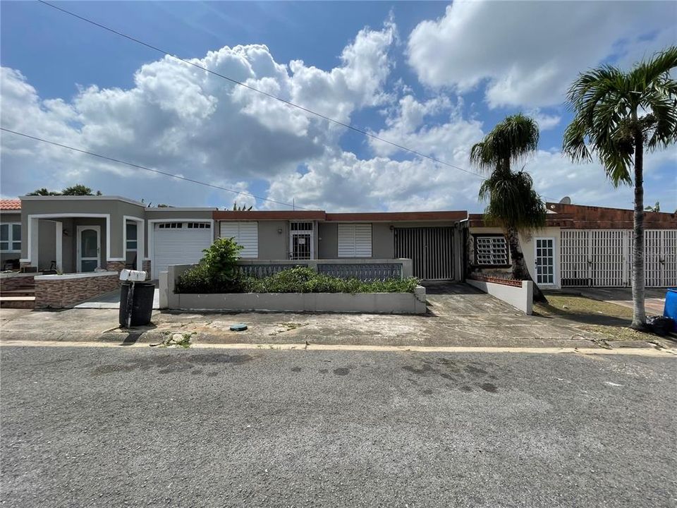 Recently Sold: $67,900 (3 beds, 1 baths, 1057 Square Feet)