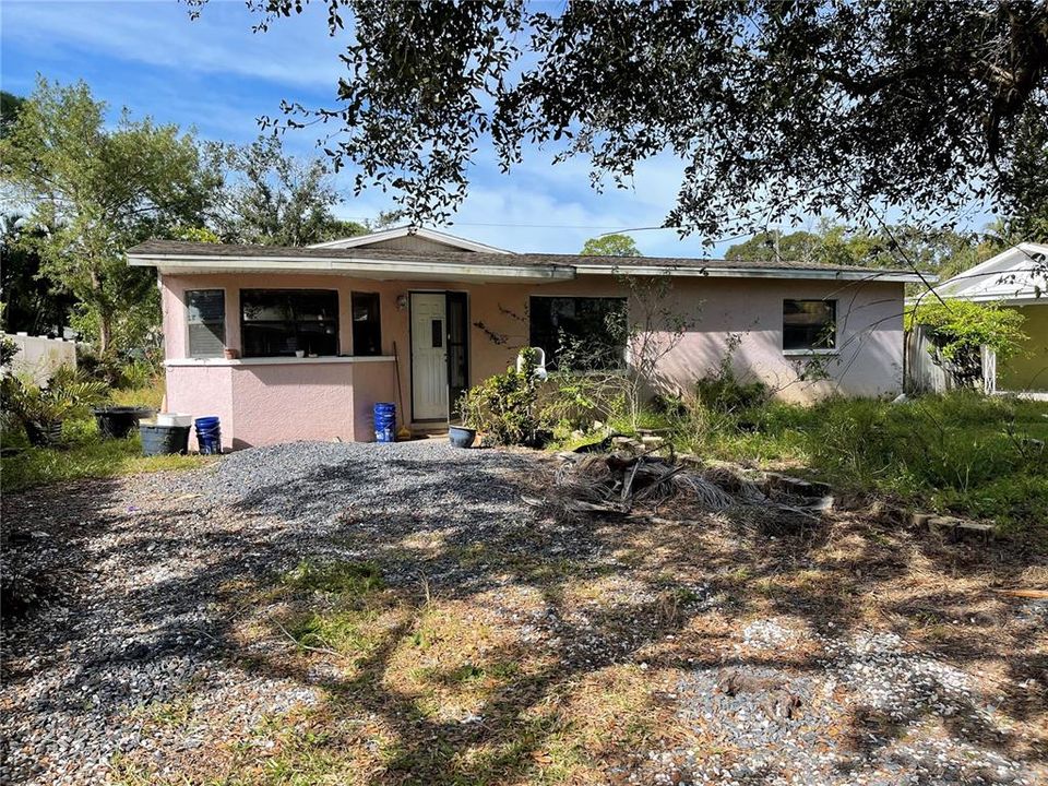 Vendido Recientemente: $315,000 (3 camas, 2 baños, 1819 Pies cuadrados)