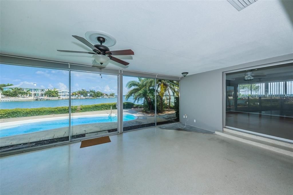 Recently Sold: $2,650,000 (3 beds, 2 baths, 2315 Square Feet)