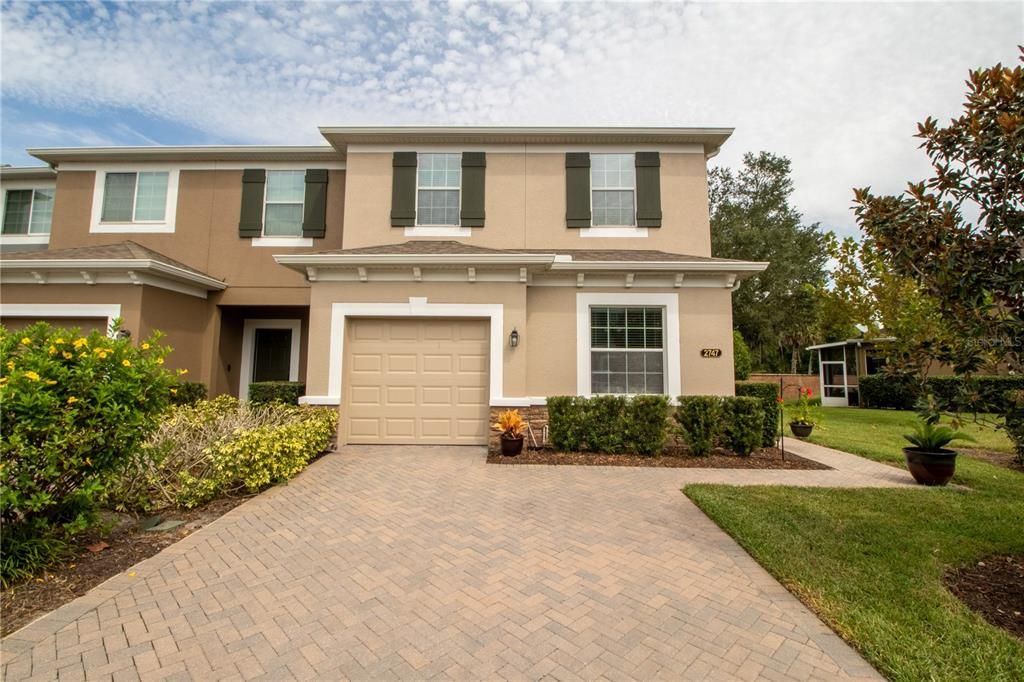 Recently Sold: $295,000 (3 beds, 3 baths, 1752 Square Feet)
