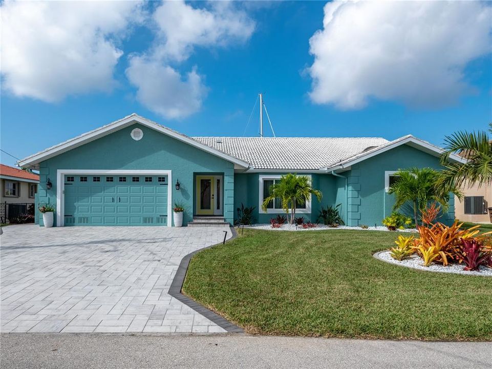 Recently Sold: $1,150,000 (3 beds, 2 baths, 2413 Square Feet)