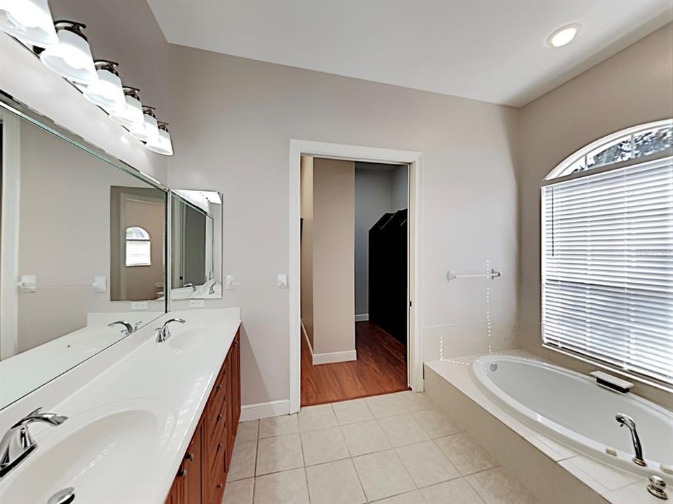 Недавно арендовано: $3,299 (4 спален, 4 ванн, 2585 Квадратных фут)