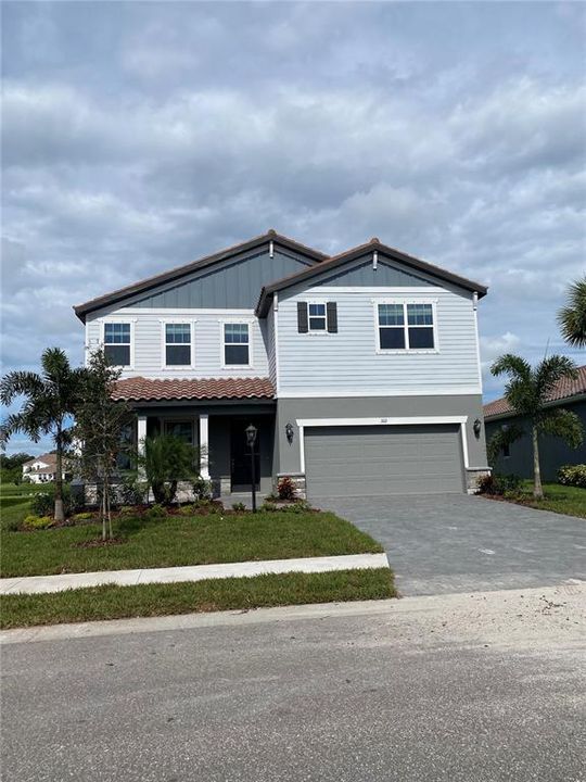 Recently Sold: $480,000 (4 beds, 2 baths, 2830 Square Feet)