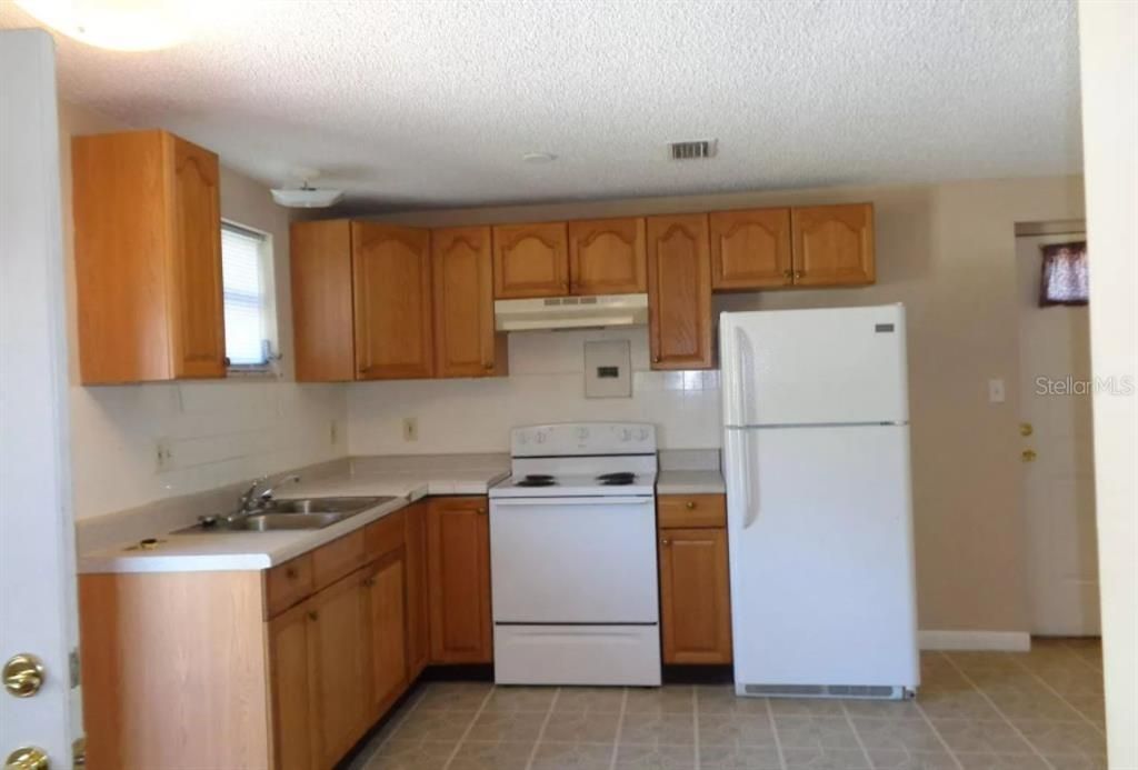 Recently Rented: $825 (1 beds, 1 baths, 572 Square Feet)