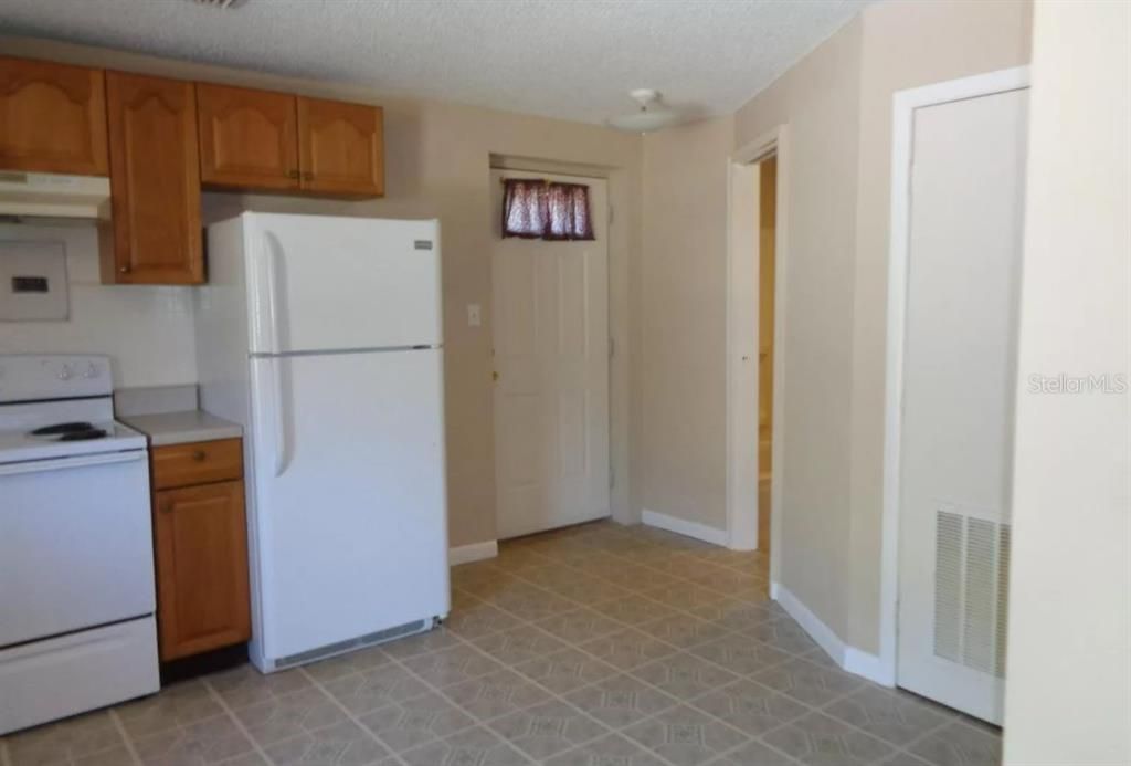 Recently Rented: $825 (1 beds, 1 baths, 572 Square Feet)