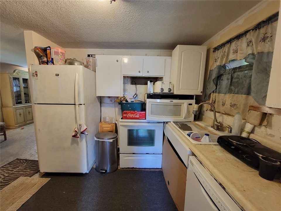 Recently Sold: $200,000 (2 beds, 1 baths, 1086 Square Feet)