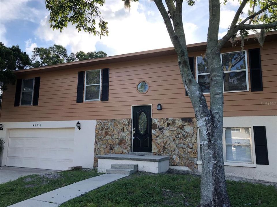 Recently Sold: $319,000 (3 beds, 2 baths, 1248 Square Feet)