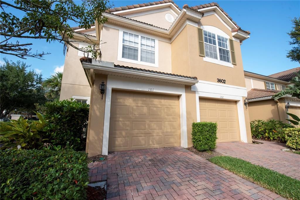 Welcome to 3602 Shallot Drive Unit 101, Orlando, FL 32835 A corner unit.