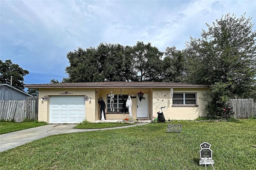 Recently Sold: $200,000 (2 beds, 1 baths, 1129 Square Feet)