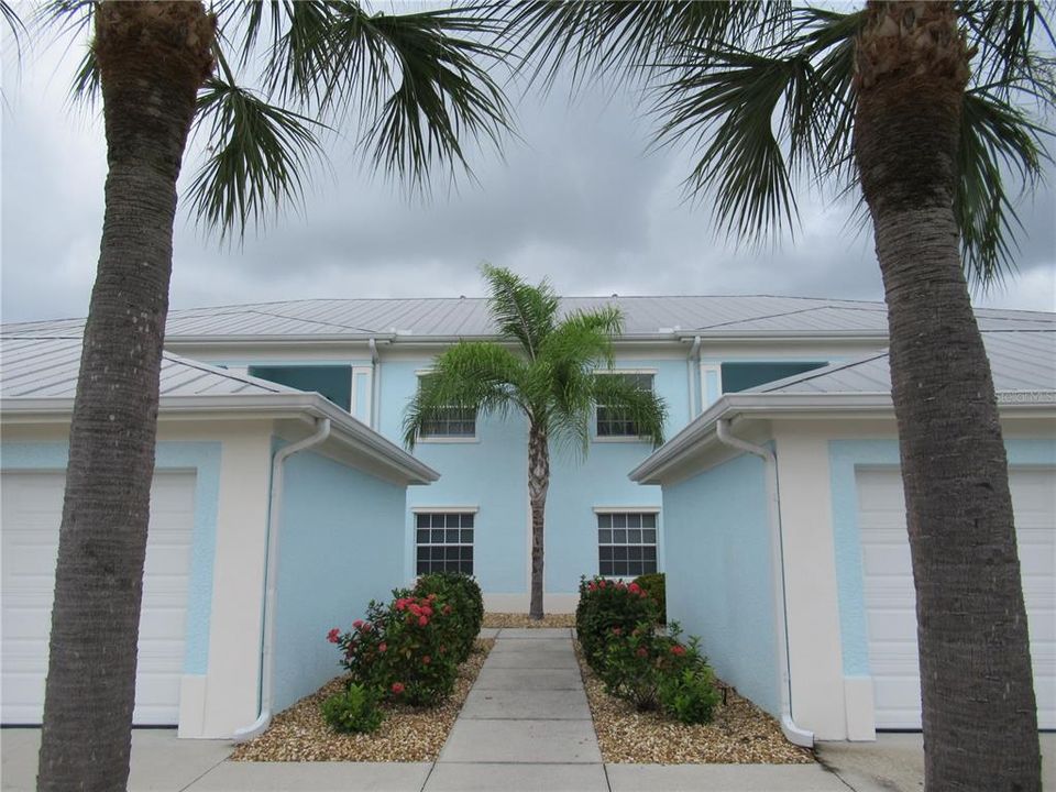 Recently Sold: $200,000 (2 beds, 2 baths, 1168 Square Feet)