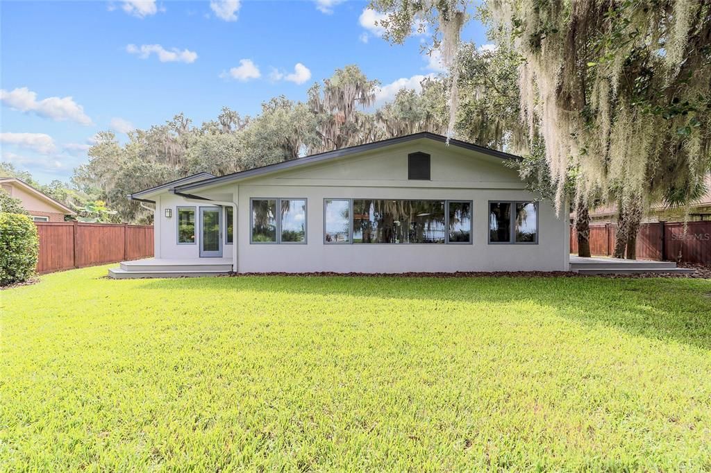 Recently Sold: $835,500 (3 beds, 2 baths, 2232 Square Feet)
