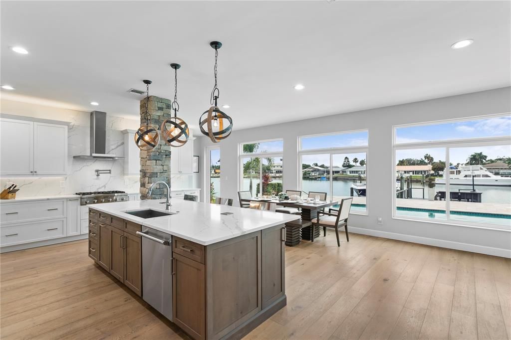 Recently Sold: $2,899,000 (5 beds, 4 baths, 4168 Square Feet)